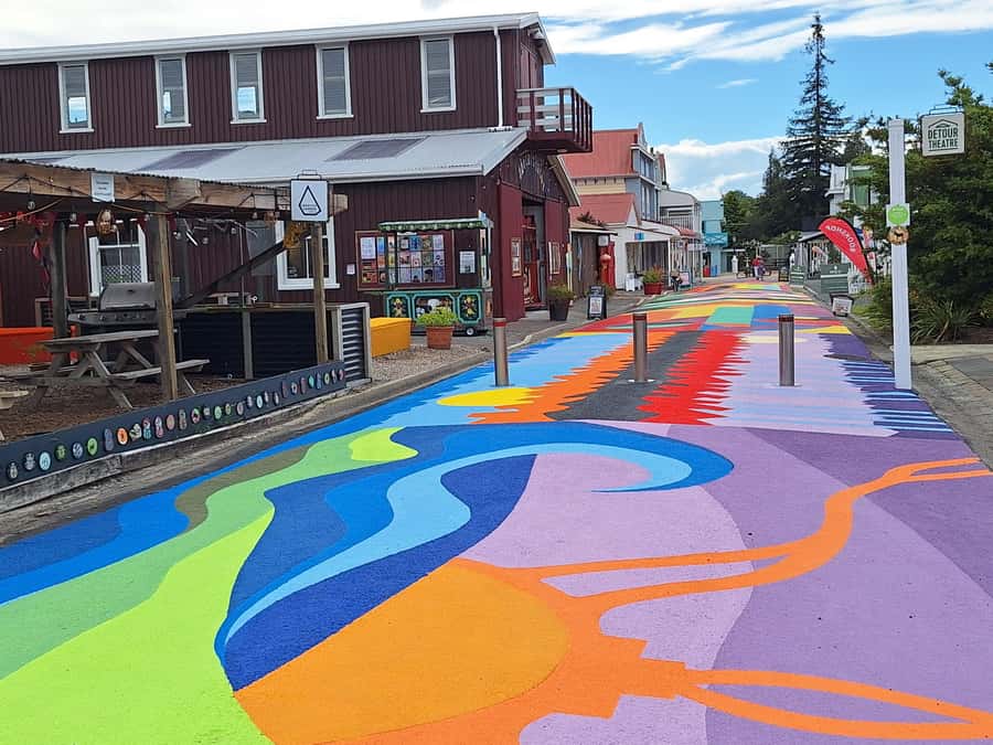 Tour of the Bay, Te Puna Sculpture Park and Historic Village - Key points to know before you book