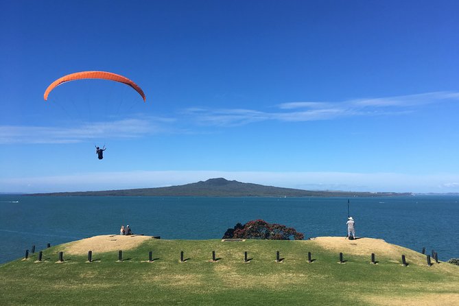 Volcanoes, Coasts, and Secret Spots Afternoon Tour in Auckland - Takapuna’s black rocks and lava-made coastline