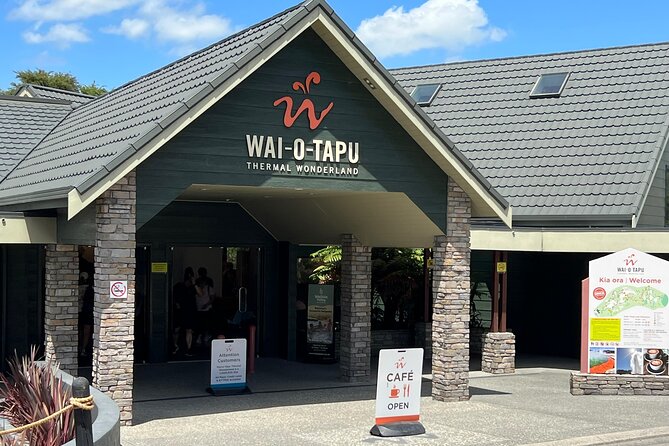 Wai-O-Tapu and Te Puia Day Trip Transport from Auckland - Key points at a glance