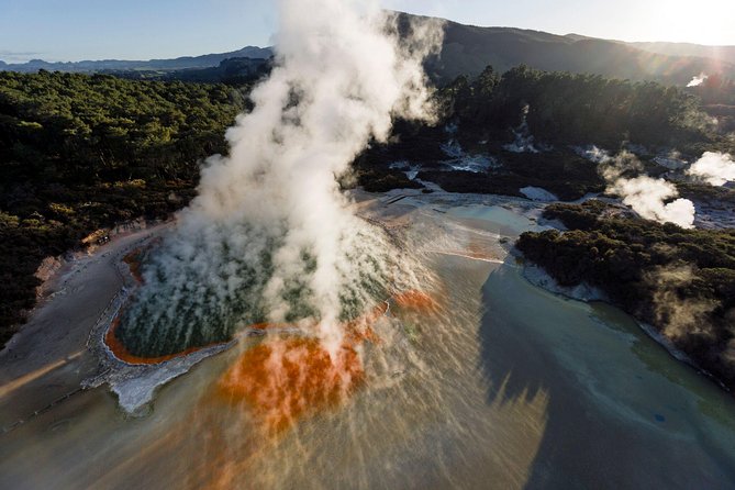 Wai-O-Tapu Thermal Wonderland, Rotorua, New Zealand - Why Wai-O-Tapu feels different from an ordinary hot spring