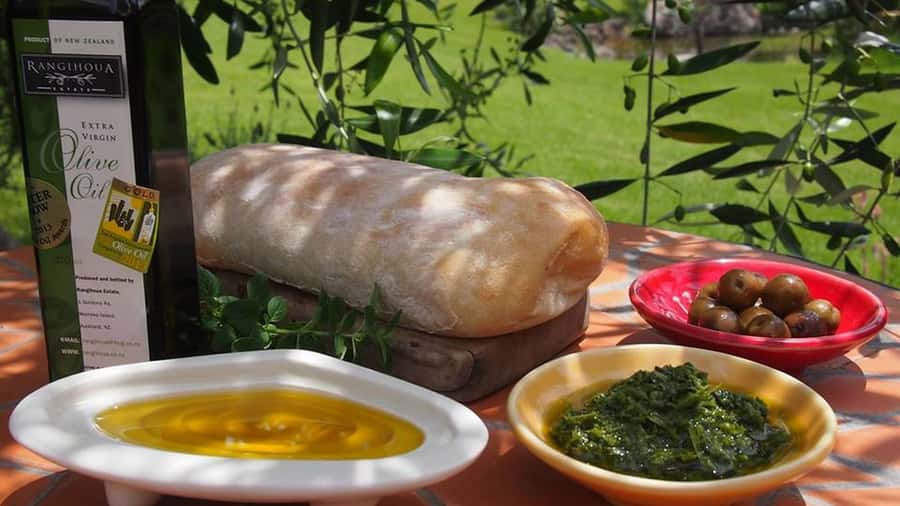 Waiheke Island Gourmet Food and Wine Tour with Lunch - Key points at a glance