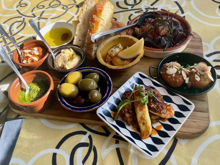 Waiheke Island Gourmet Food and Wine Tour with Lunch - Who will enjoy this Waiheke day most?