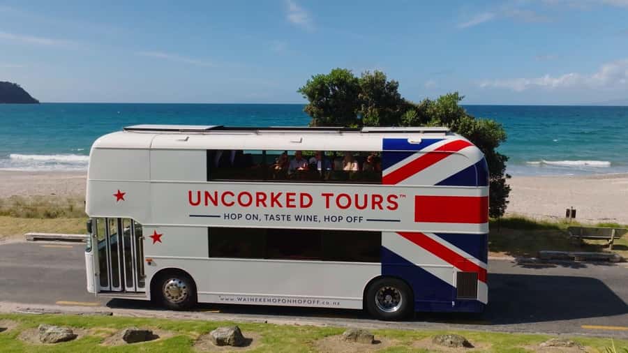 Waiheke Island: Scenic Island Wine Tour & Local Wine Tasting - What the Guides Add to the Day