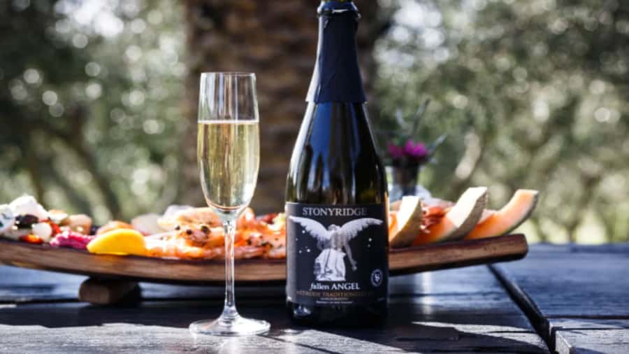 Waiheke: Scenic Taste and Graze Tour with Wine, Whisky, Beer - Oneroa, Onetangi, and the scenic island drive
