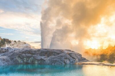 Waitomo Caves & Rotorua – Te Puia Small-Group Tour from Auckland
