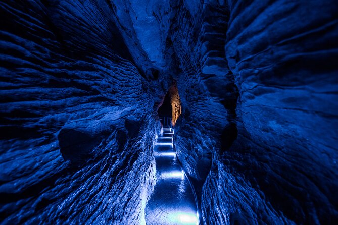 Waitomo Glowworm & Ruakuri Twin Cave - Private Tour From Auckland - A cool, active visit at 16 to 17 degrees