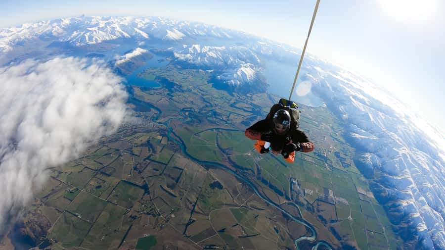 Wanaka: Tandem Skydive Experience - Check-in, briefing, and meeting your instructor