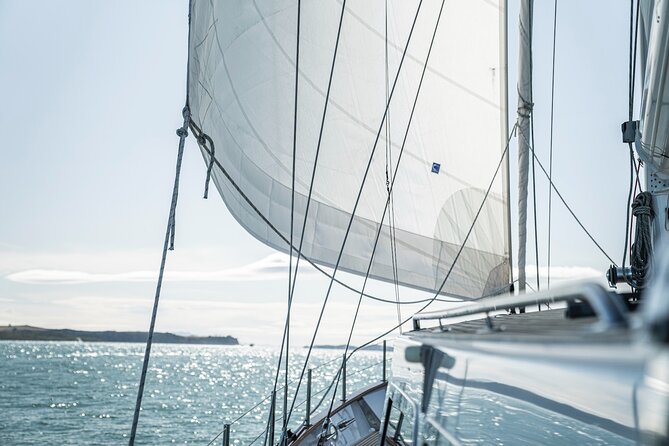 Yonder Star Sailing Yacht - Key points at a glance